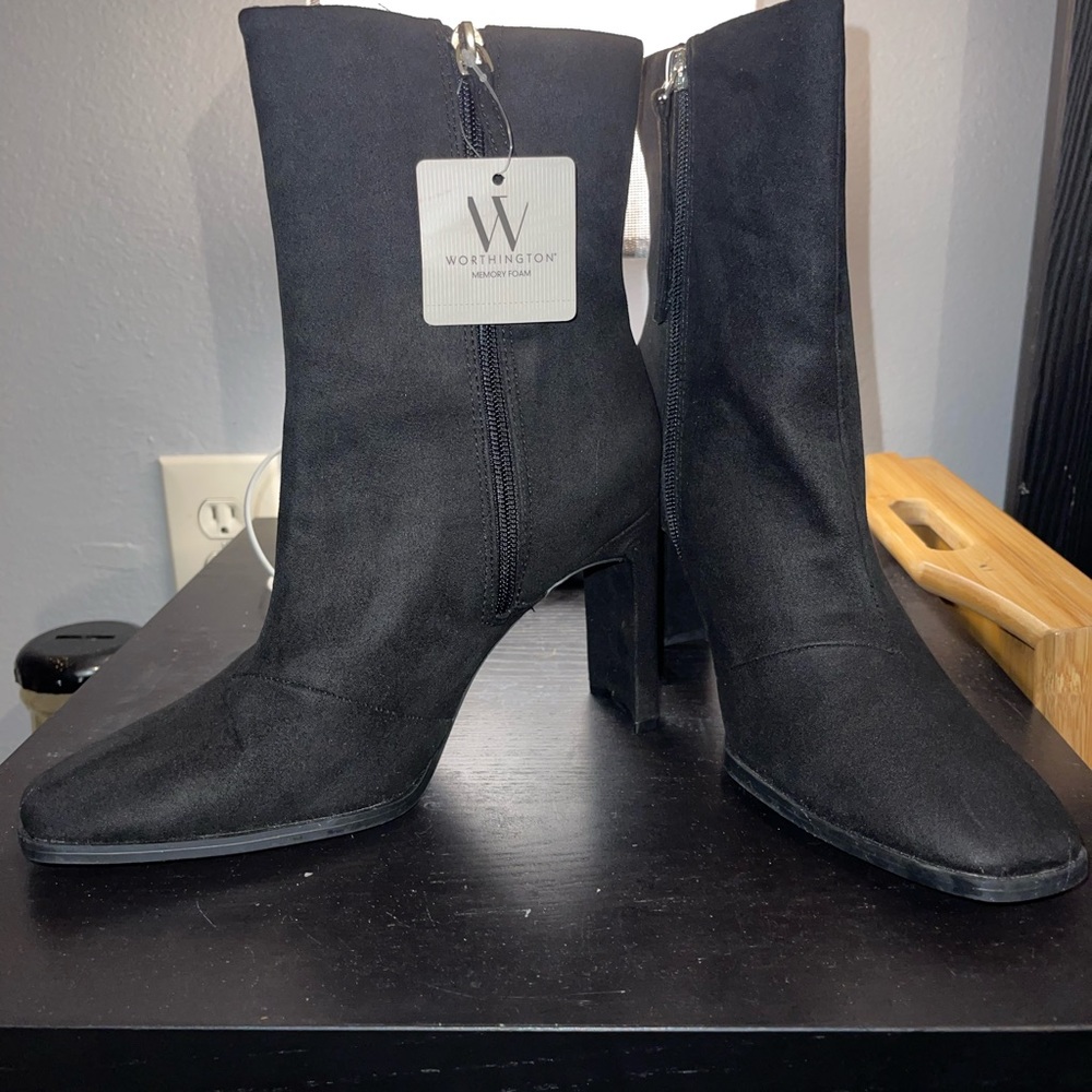 Cute holiday boots for you